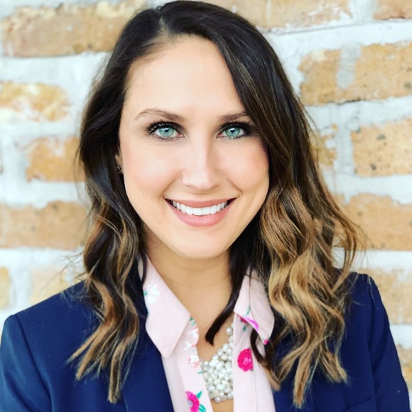 Meet your Posher, Emily - Picture 1 of 1